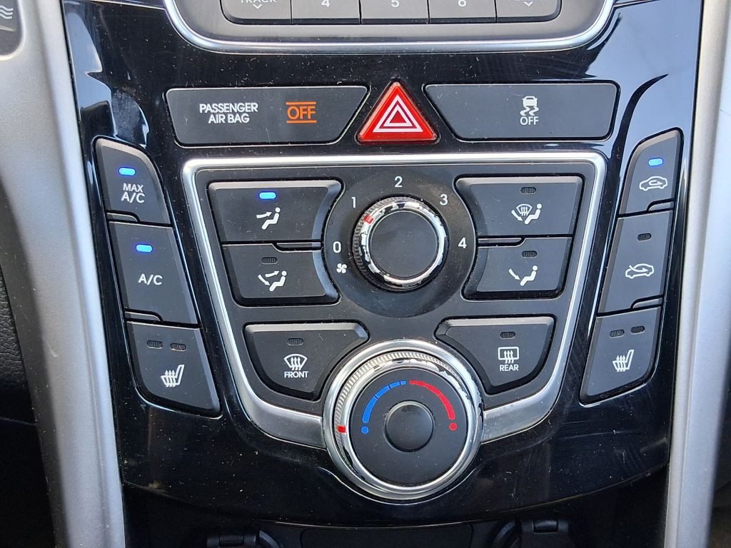 2013 Hyundai Elantra Image 38