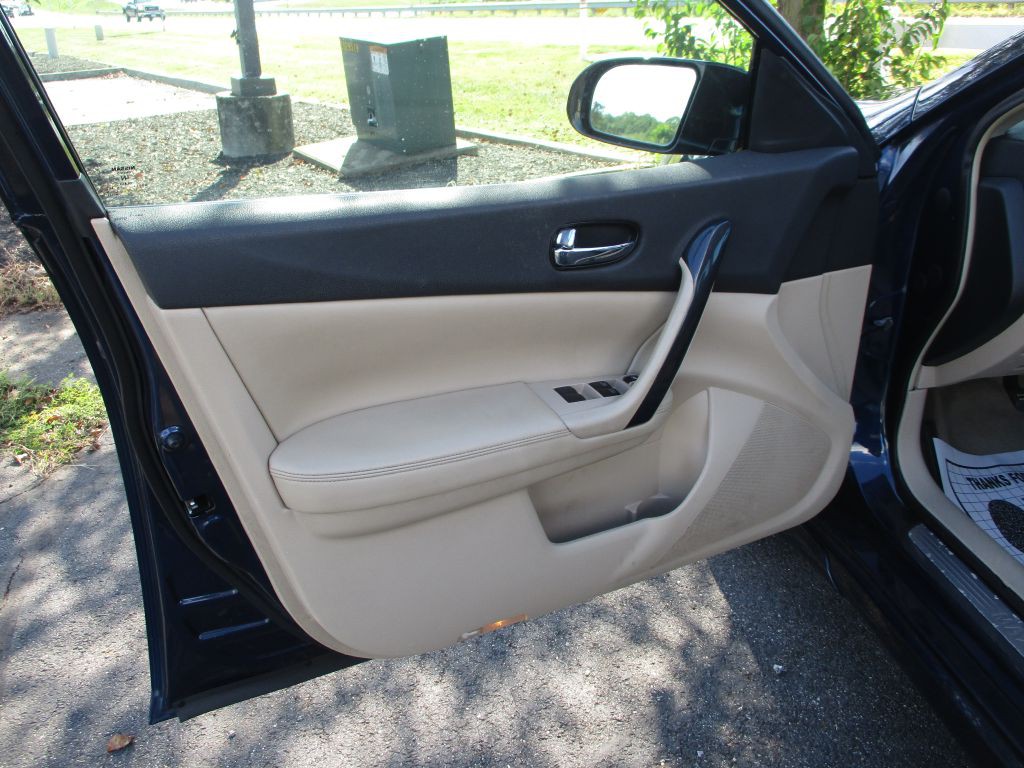 2014 Nissan Maxima Image 15