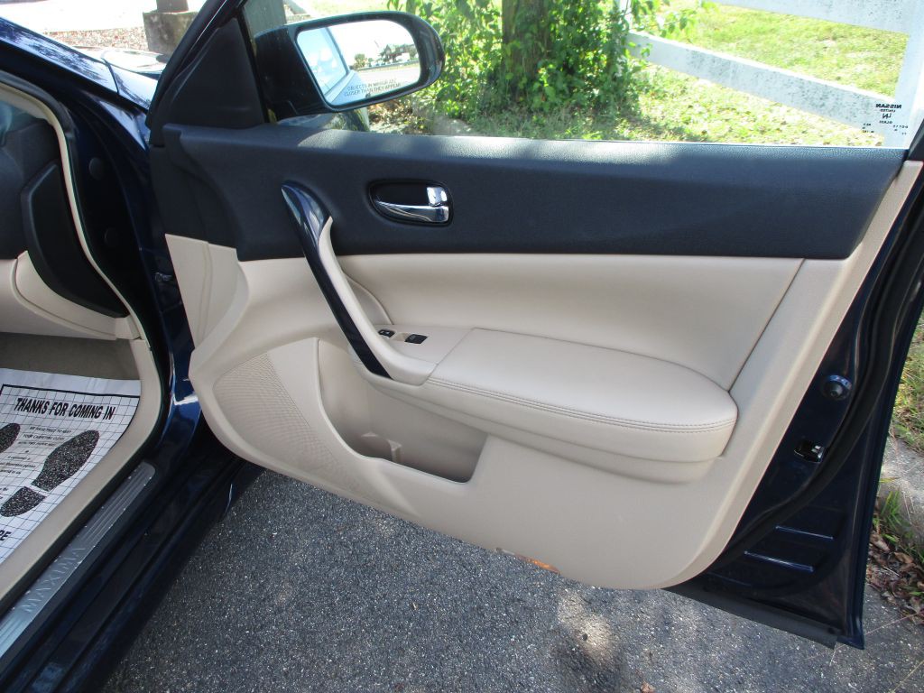2014 Nissan Maxima Image 48