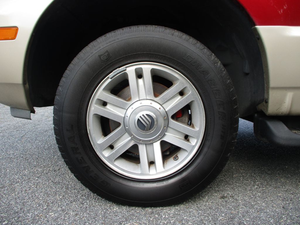 2005 Mercury Mountaineer Image 10