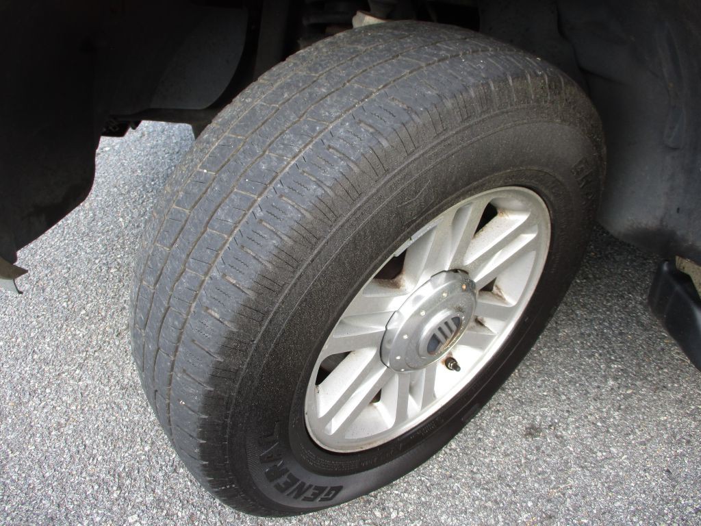 2005 Mercury Mountaineer Image 11