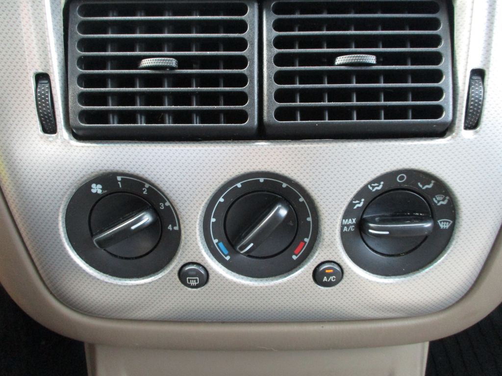 2005 Mercury Mountaineer Image 30