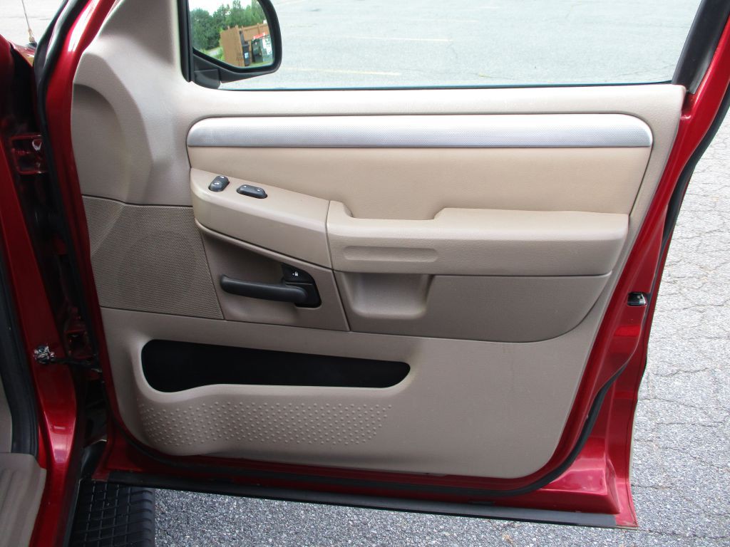 2005 Mercury Mountaineer Image 37