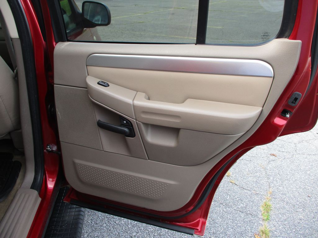 2005 Mercury Mountaineer Image 41