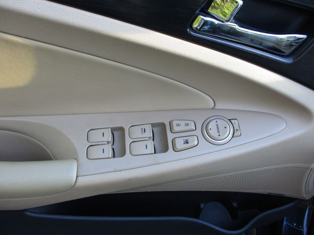 2014 Hyundai Sonata Image 16