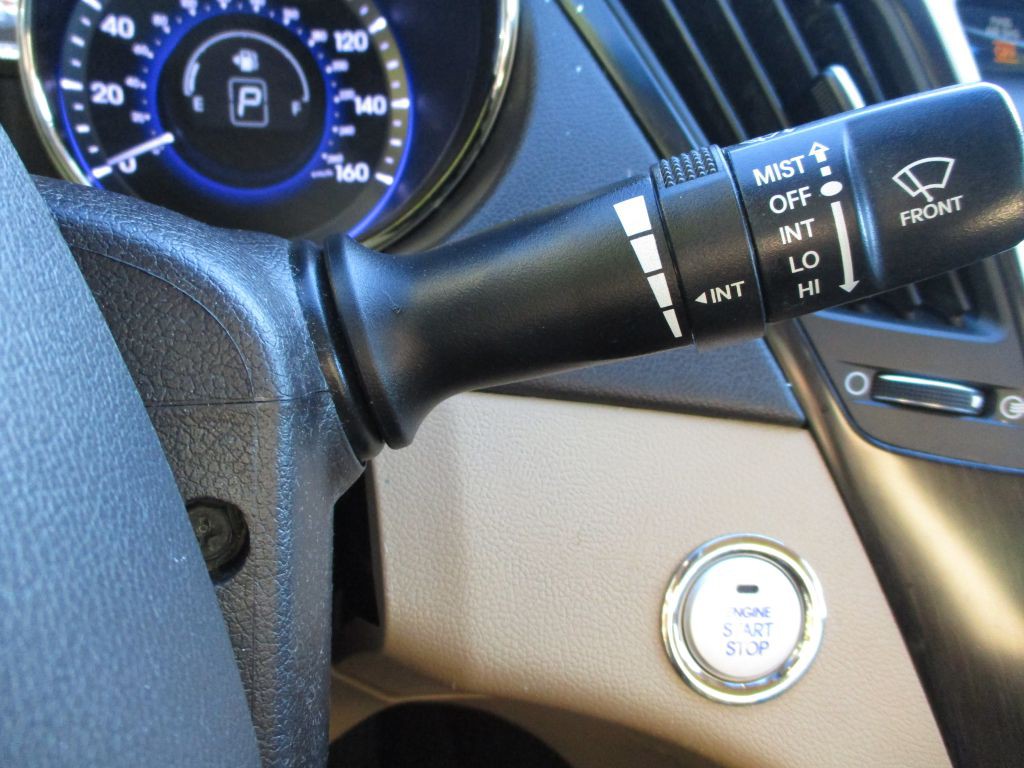 2014 Hyundai Sonata Image 24