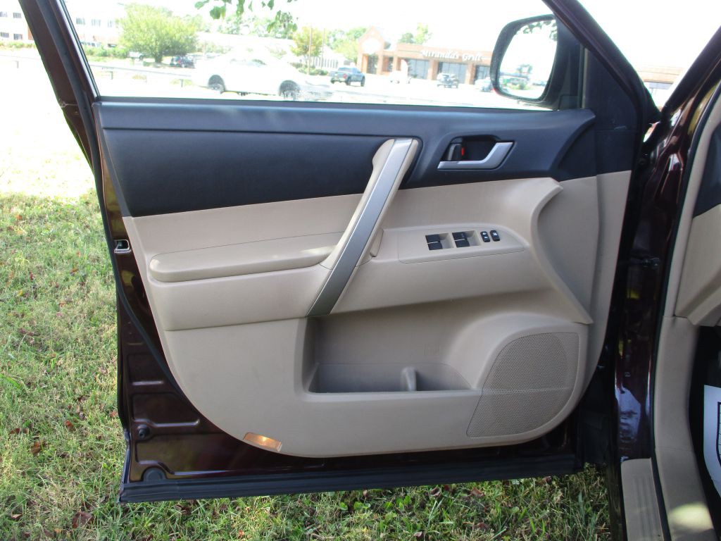 2013 Toyota Highlander Image 14