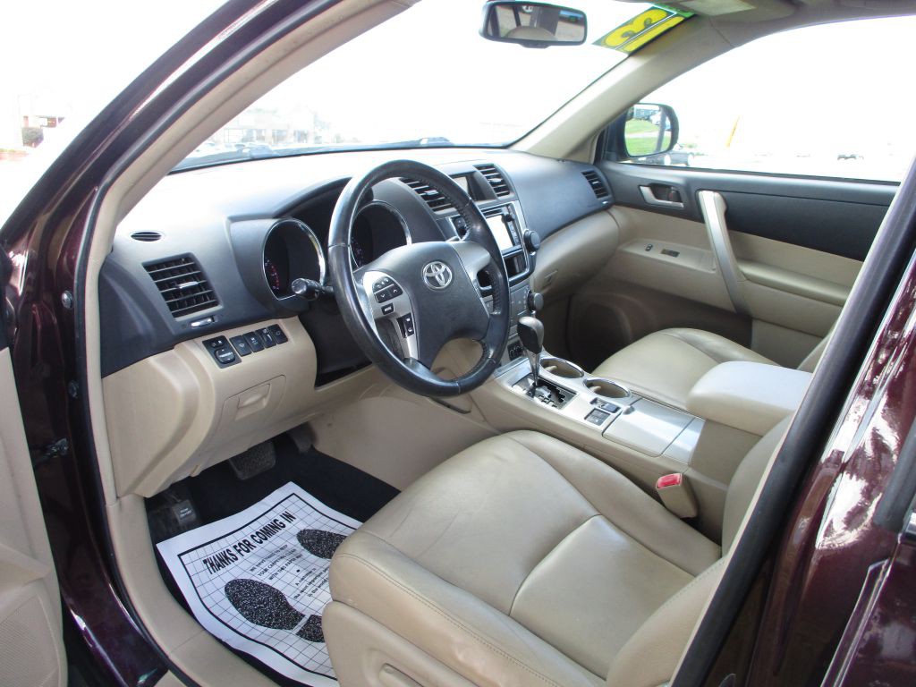 2013 Toyota Highlander Image 16