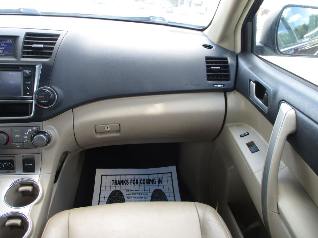 2013 Toyota Highlander Image 23