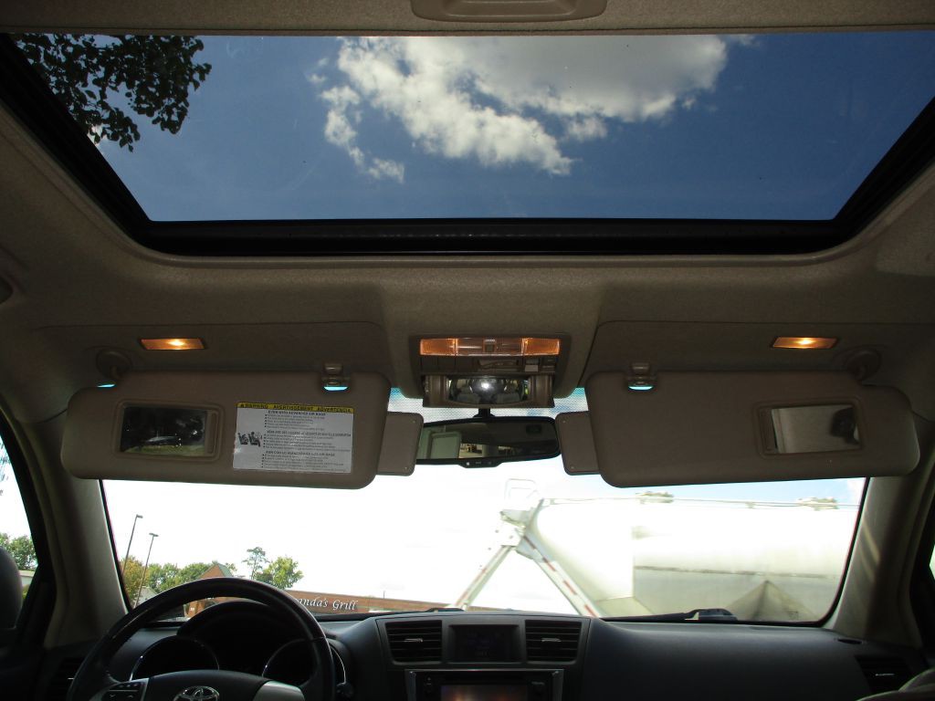 2013 Toyota Highlander Image 26