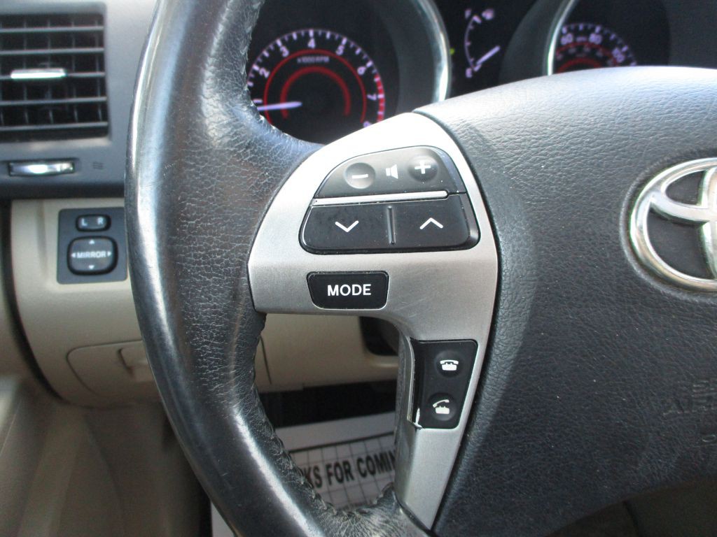 2013 Toyota Highlander Image 28