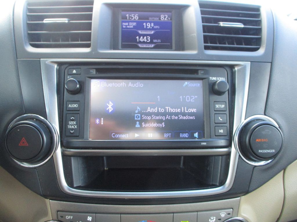 2013 Toyota Highlander Image 38