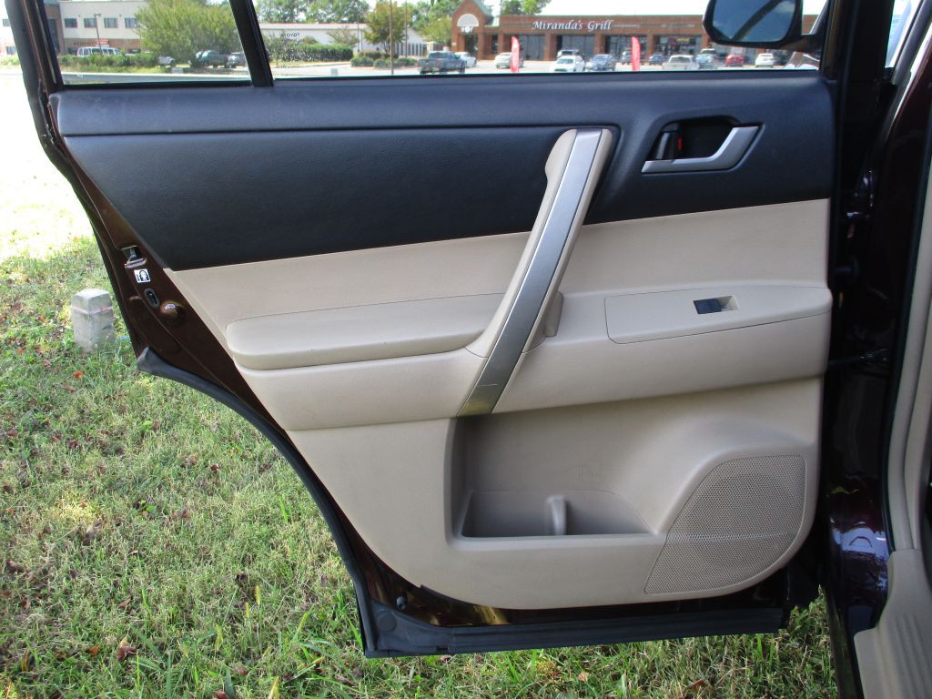 2013 Toyota Highlander Image 63