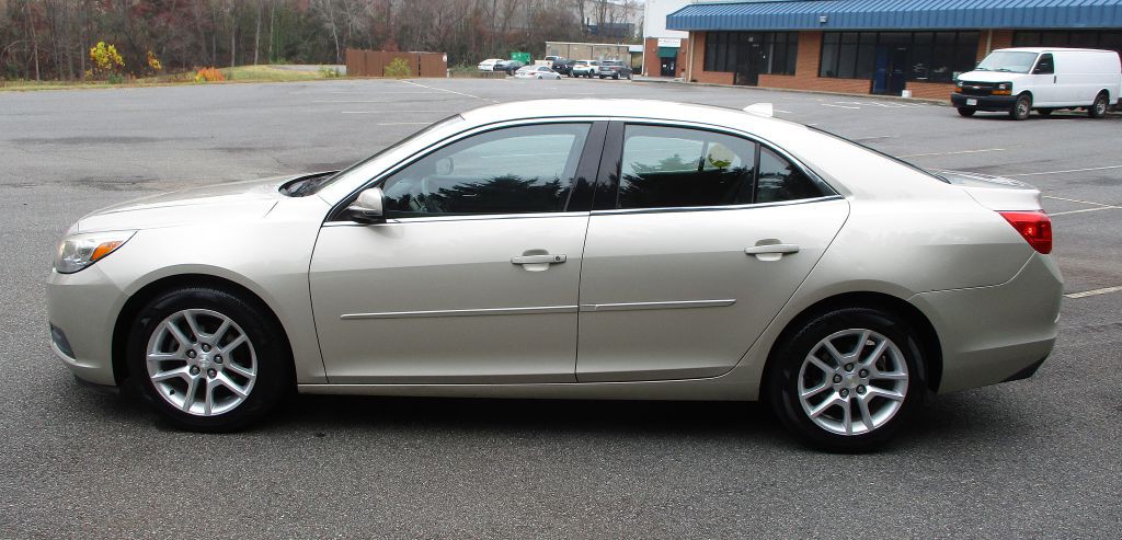 2013 Chevrolet Malibu Image 4