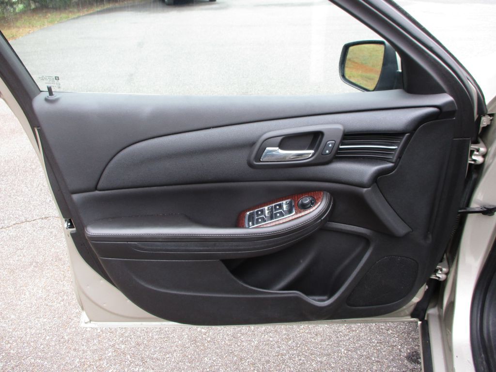 2013 Chevrolet Malibu Image 14