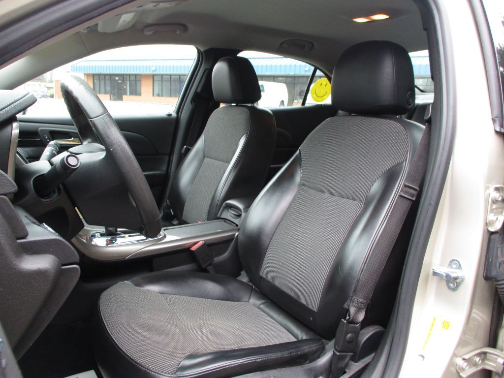 2013 Chevrolet Malibu Image 17
