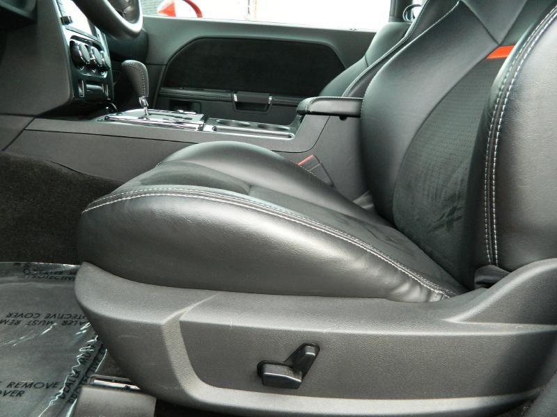2008 Dodge Challenger Image 19