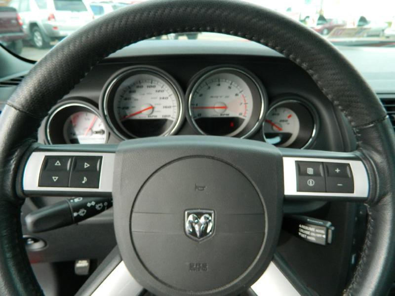 2008 Dodge Challenger Image 20