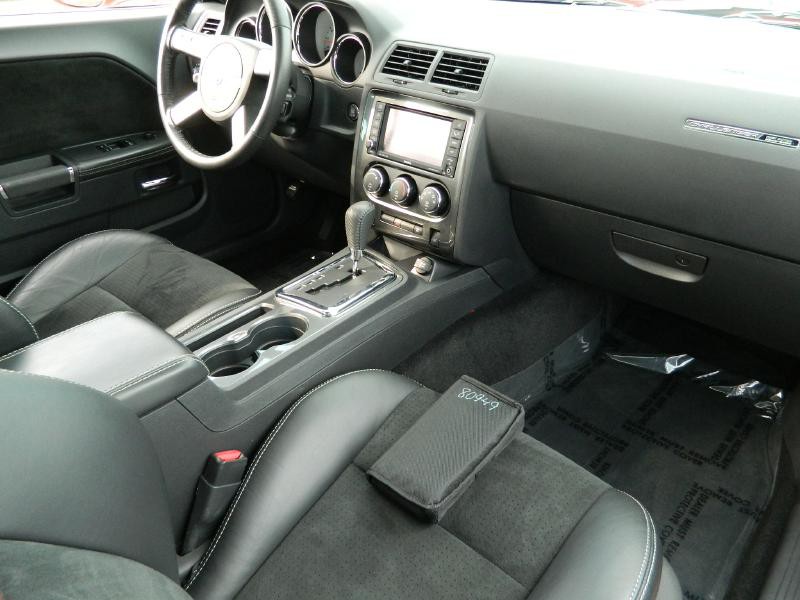 2008 Dodge Challenger Image 24