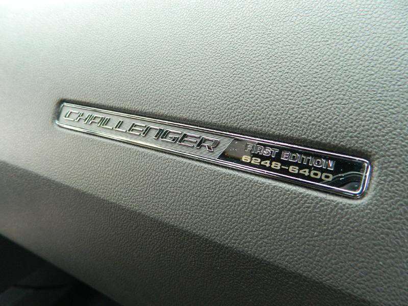 2008 Dodge Challenger Image 26