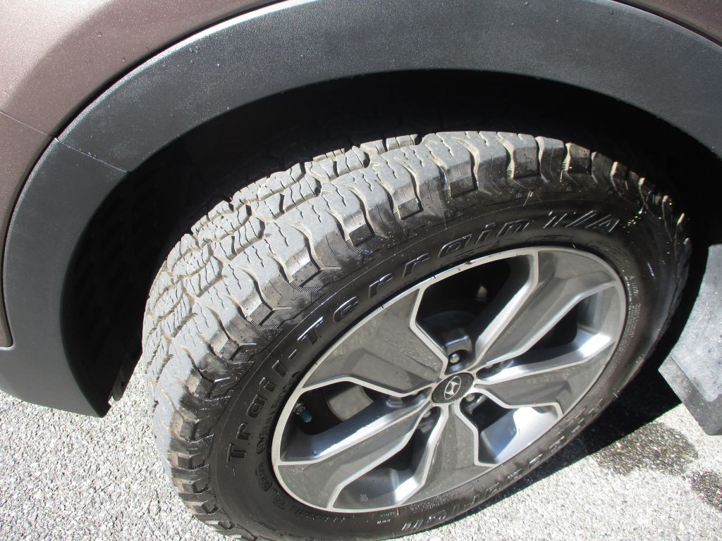 2013 Hyundai Santa Fe Image 8