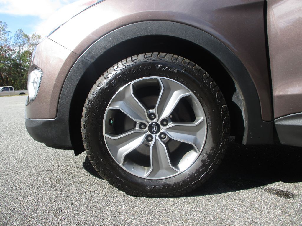 2013 Hyundai Santa Fe Image 9