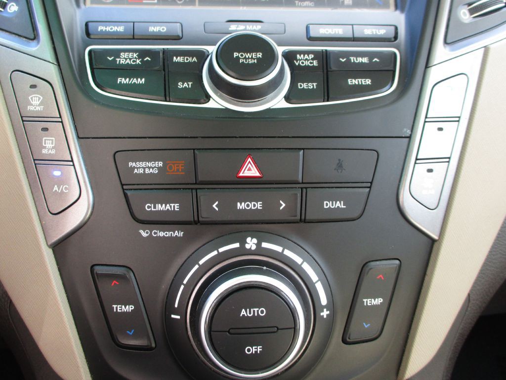 2013 Hyundai Santa Fe Image 26