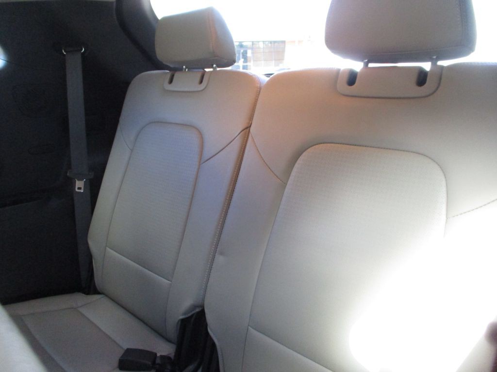 2013 Hyundai Santa Fe Image 39