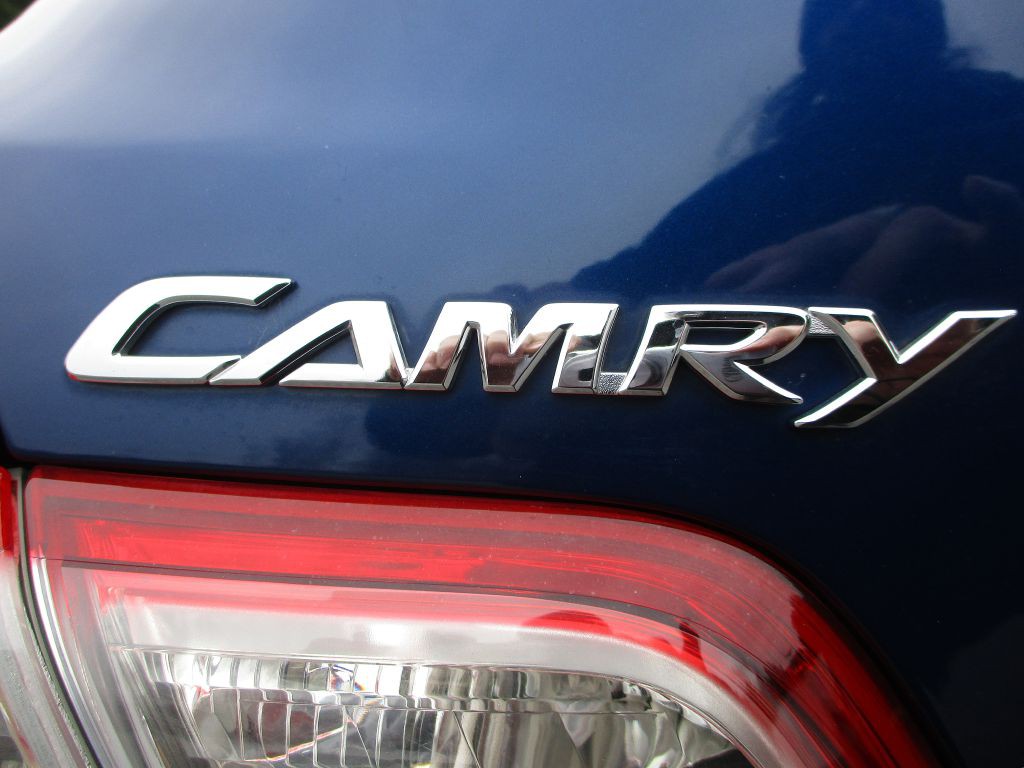 2009 Toyota Camry Image 12