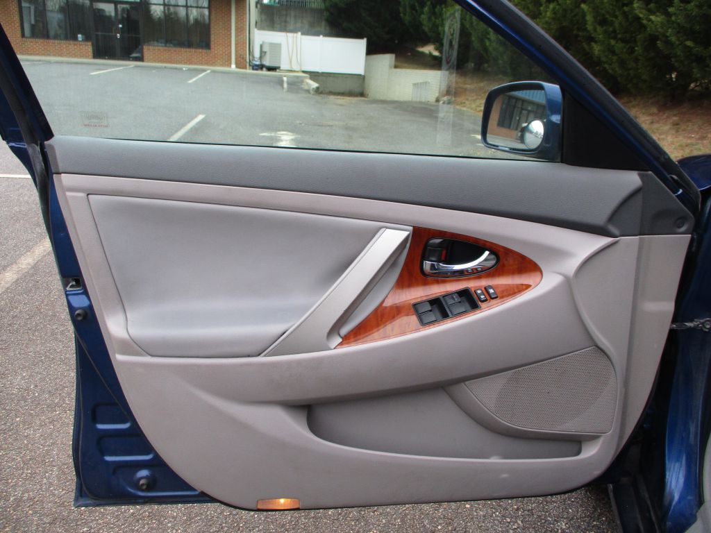 2009 Toyota Camry Image 22