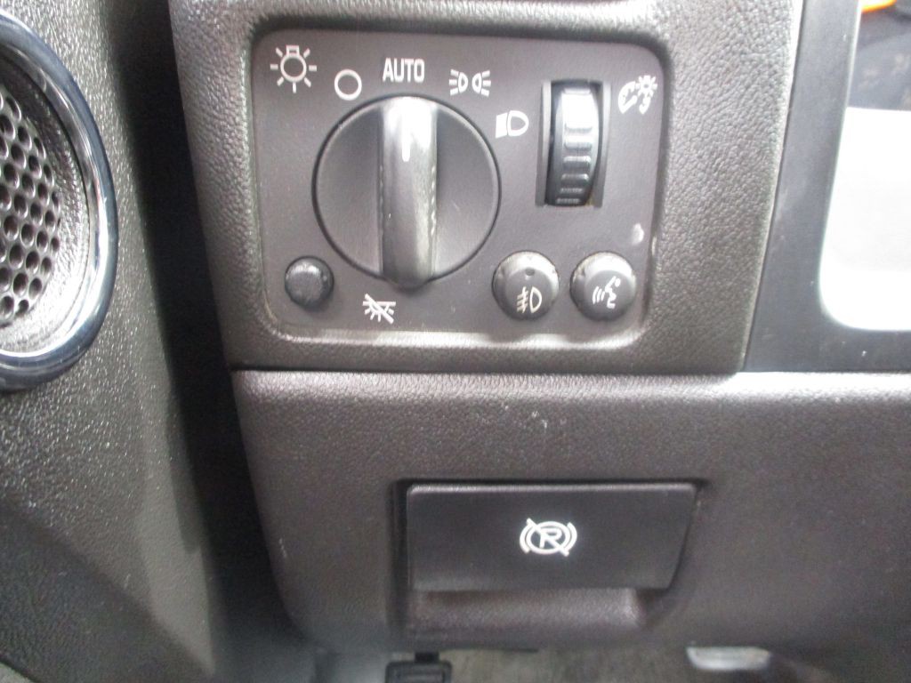 2011 Chevrolet Colorado Image 24
