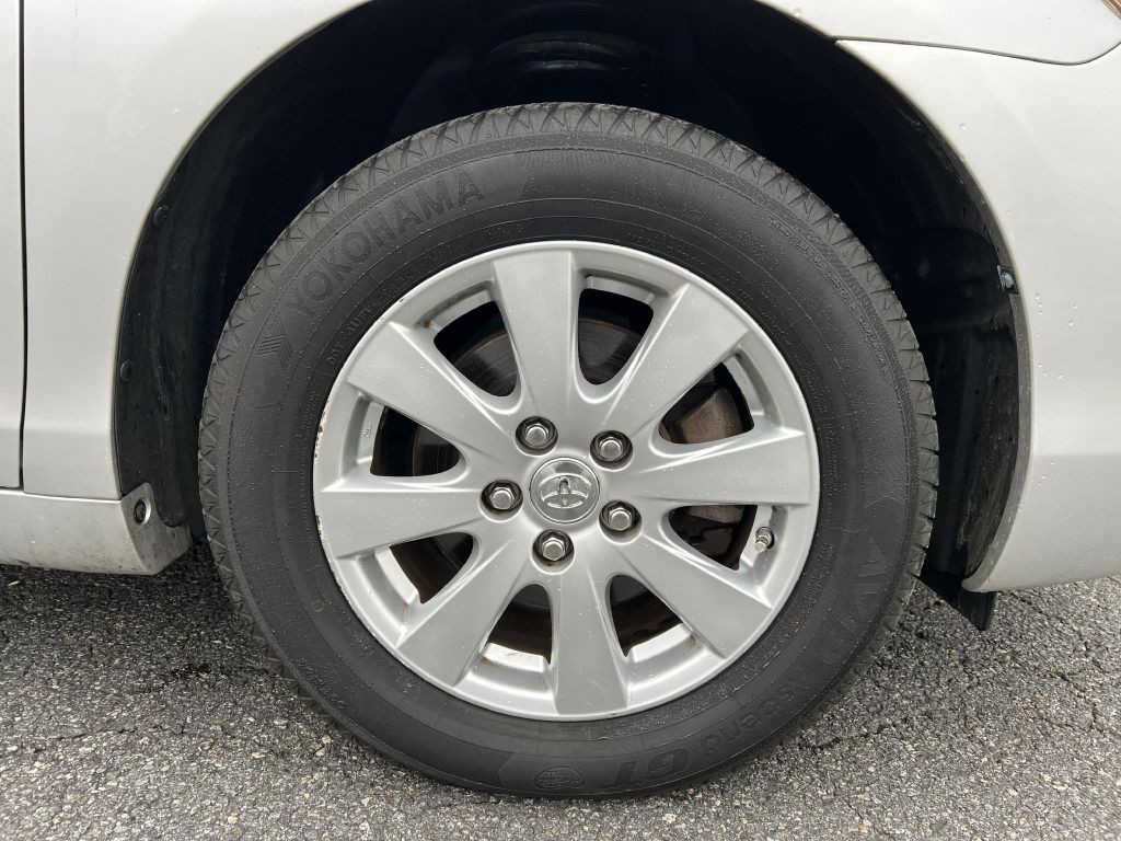2009 Toyota Camry Image 10