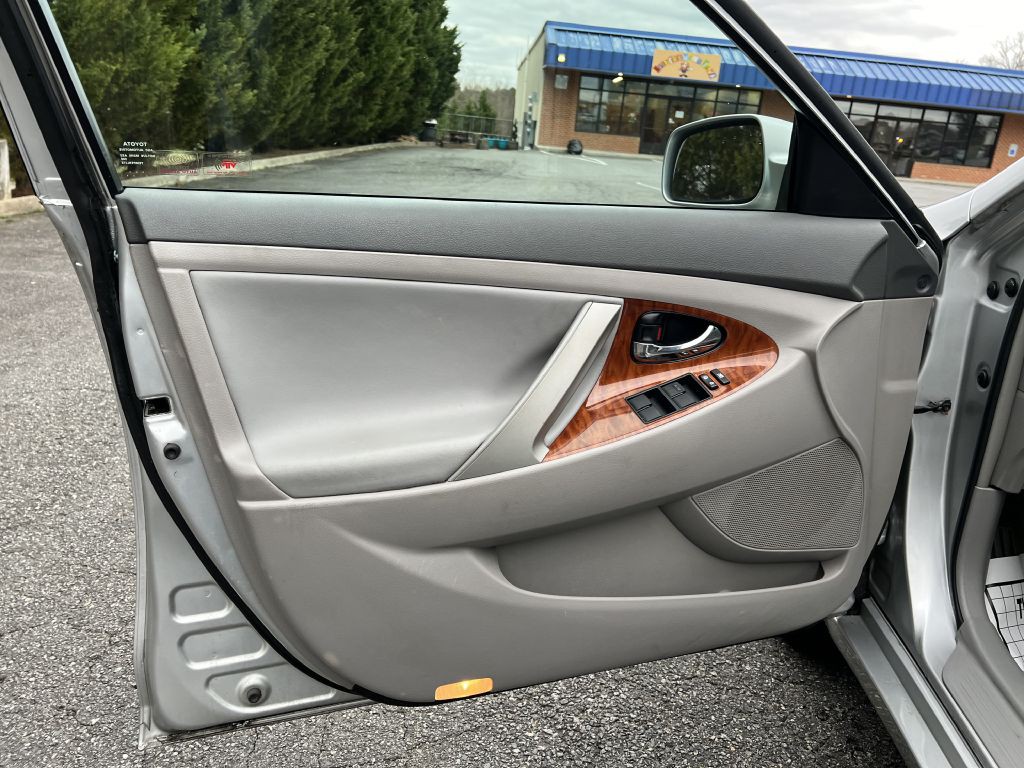 2009 Toyota Camry Image 12