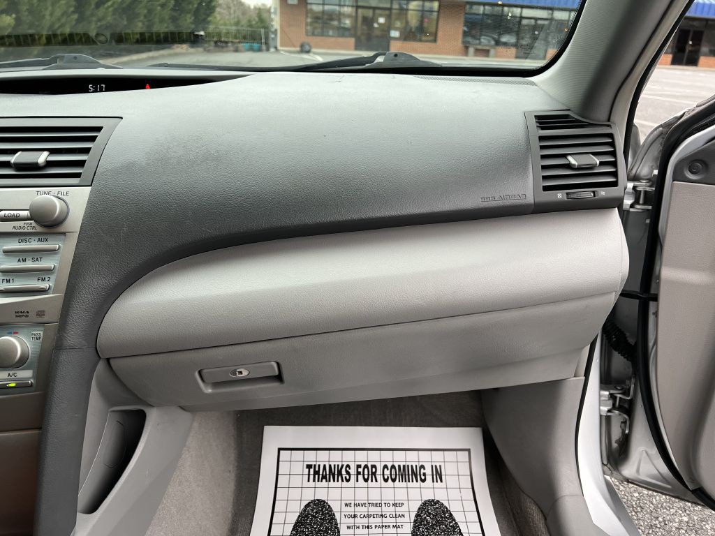 2009 Toyota Camry Image 16