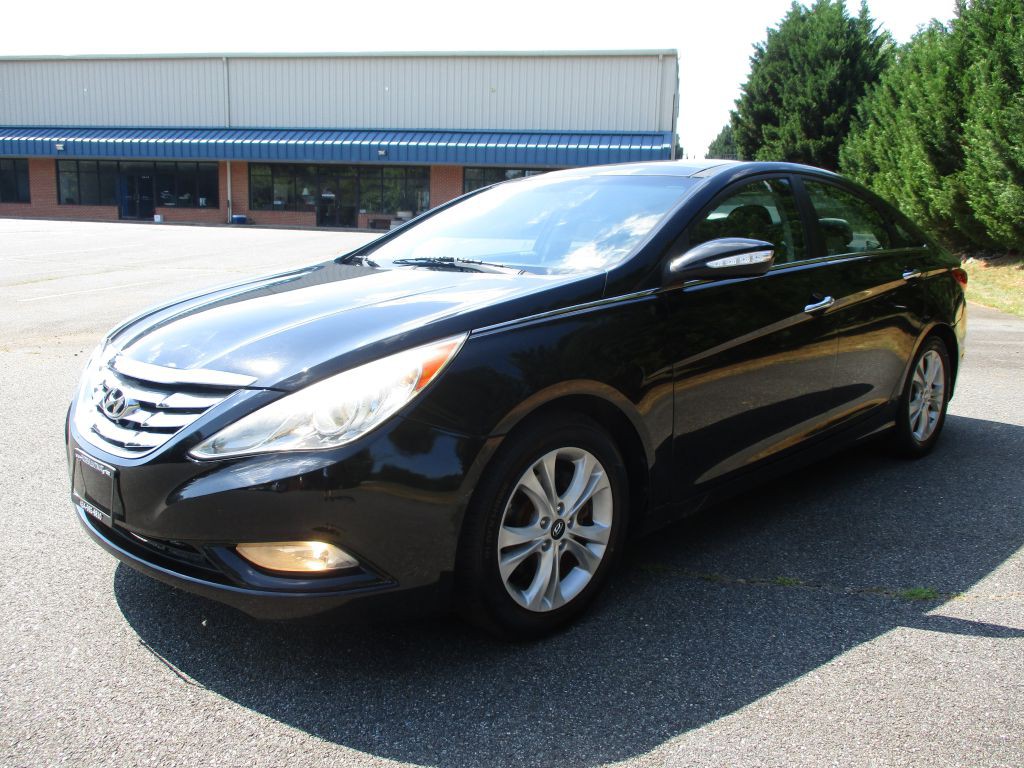 2013 Hyundai Sonata Image 2