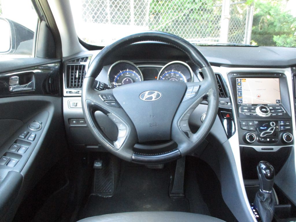 2013 Hyundai Sonata Image 18
