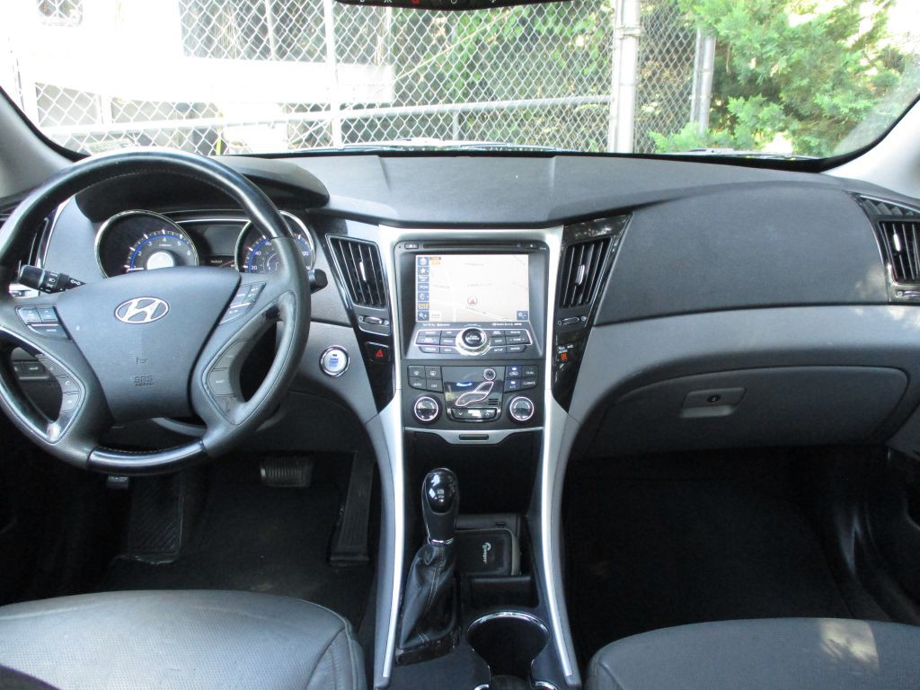 2013 Hyundai Sonata Image 19