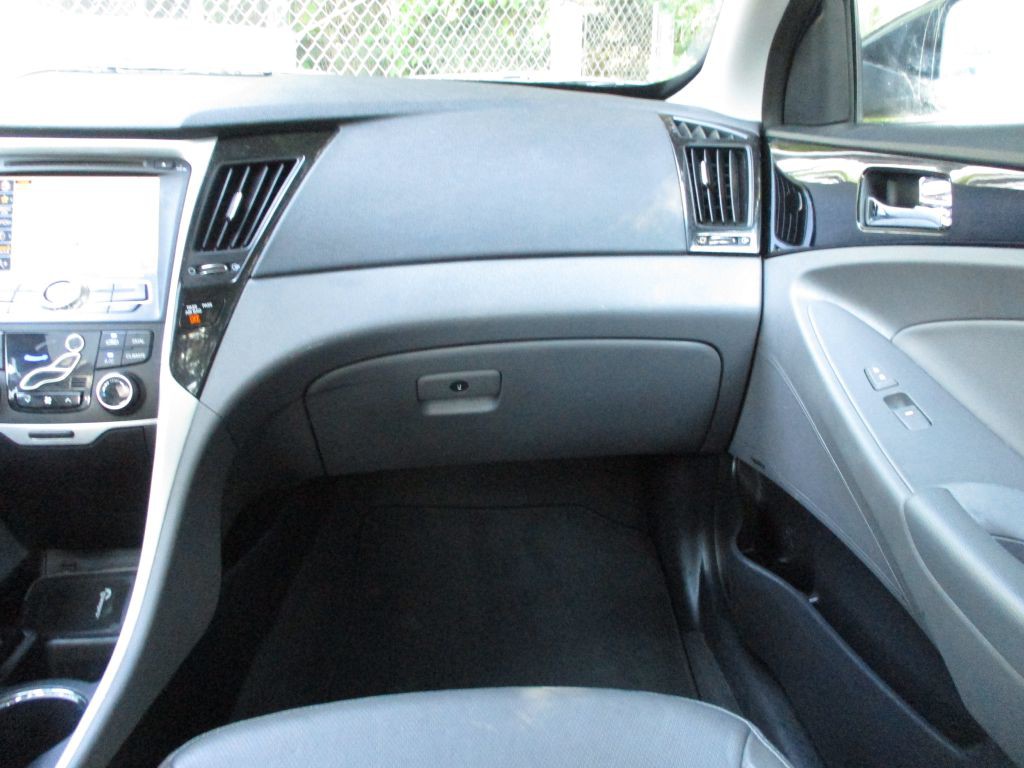 2013 Hyundai Sonata Image 21