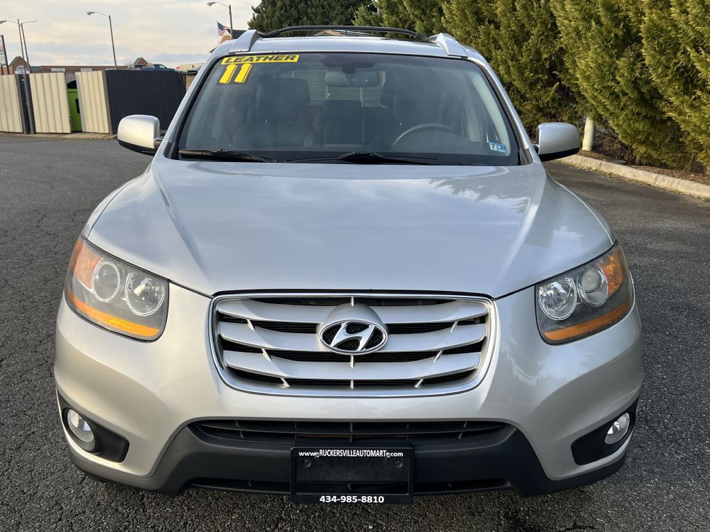 2011 Hyundai Santa Fe Image 2