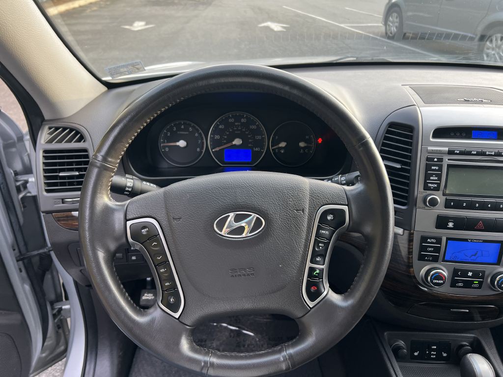 2011 Hyundai Santa Fe Image 16
