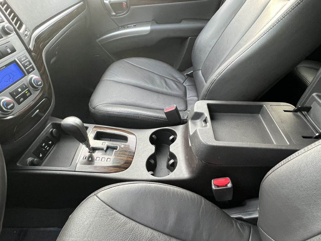2011 Hyundai Santa Fe Image 18