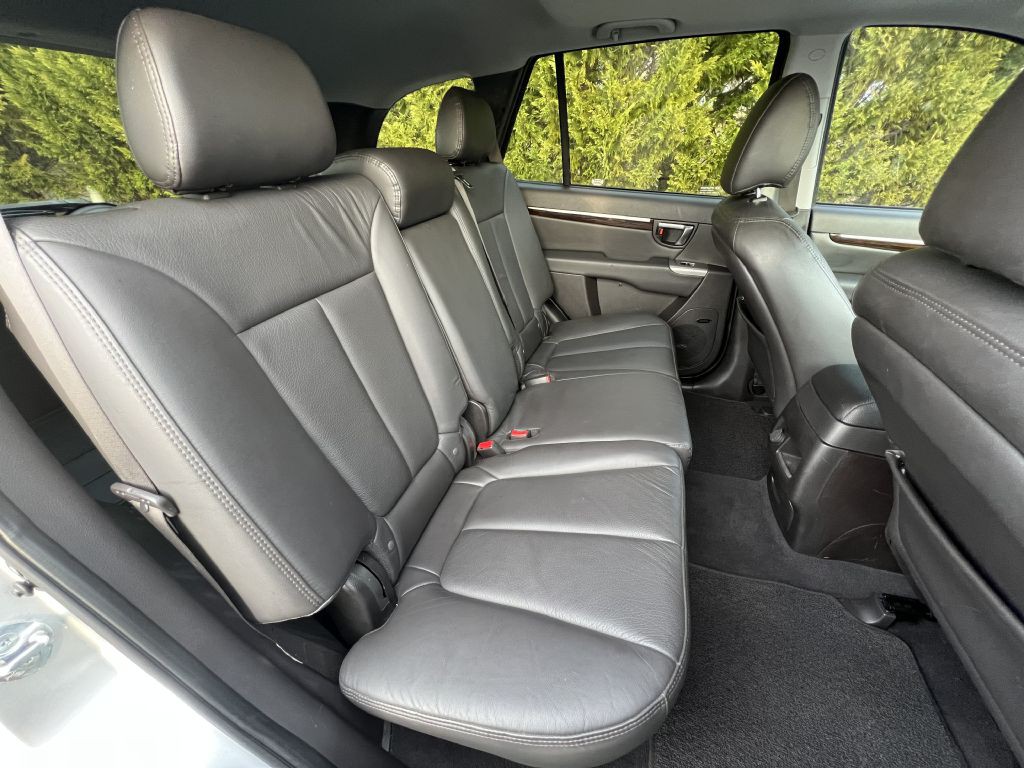 2011 Hyundai Santa Fe Image 25