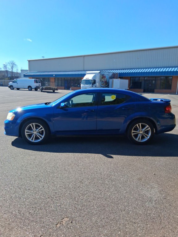 2012 Dodge Avenger Image 4
