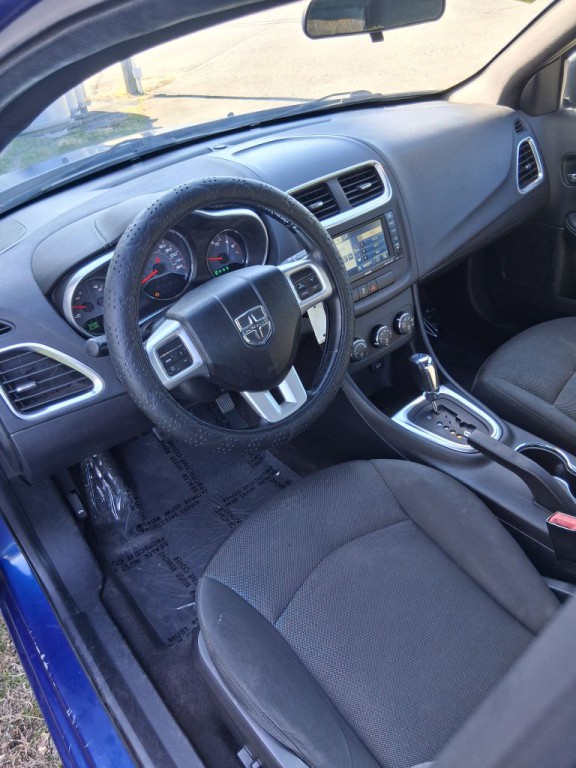 2012 Dodge Avenger Image 17