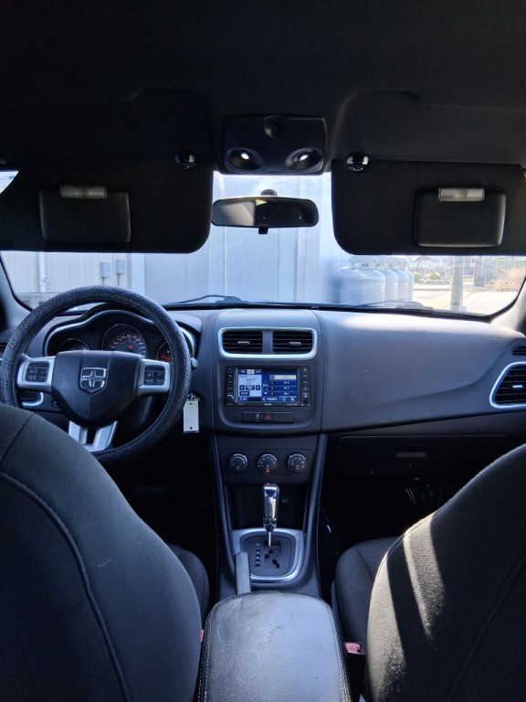 2012 Dodge Avenger Image 22
