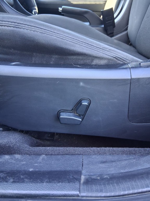 2012 Dodge Avenger Image 36