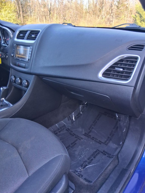 2012 Dodge Avenger Image 42