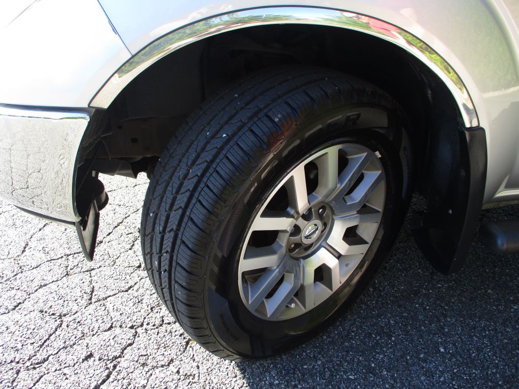 2013 Nissan Frontier Image 10