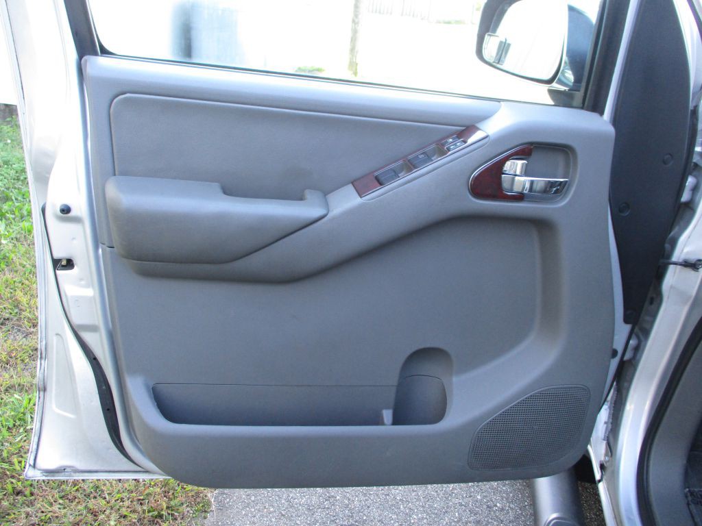 2013 Nissan Frontier Image 18