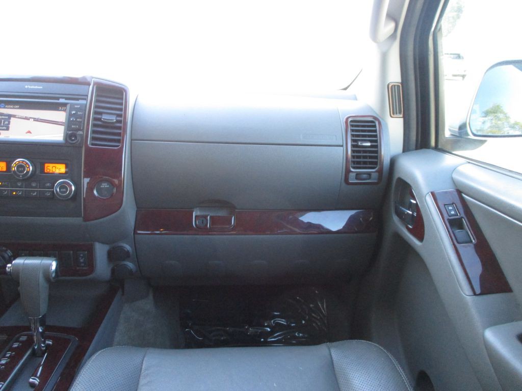 2013 Nissan Frontier Image 25